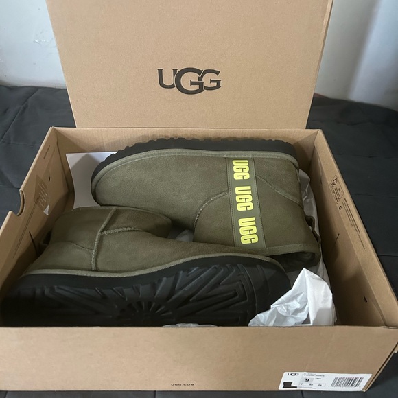 Ugg Army Green Mini Boots - Picture 1 of 5